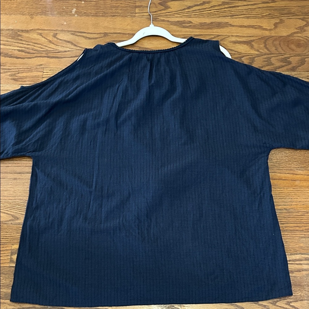 Soft Surroundings Blouse Women's 1X Navy Shoulder Cut Out Beaded Cuffs - Picture 8 of 13